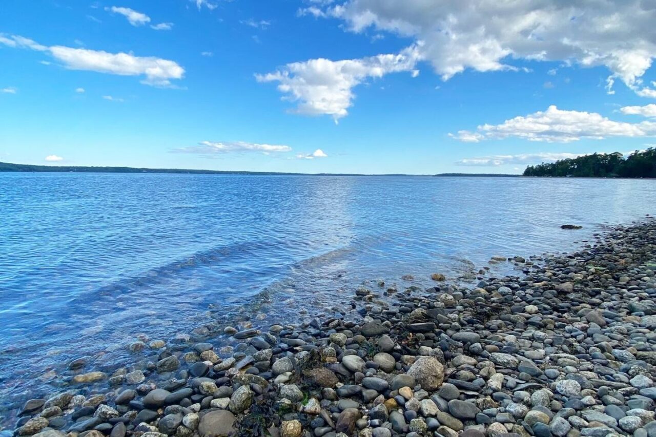 https://steamboatwharfcabins.com/wp-content/uploads/2023/03/24-1280x853.jpeg