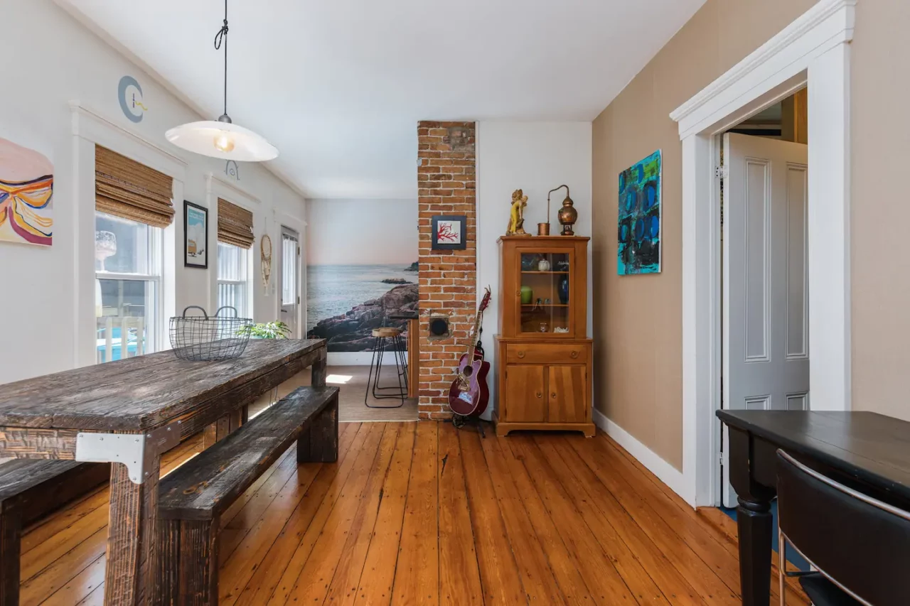 https://steamboatwharfcabins.com/wp-content/uploads/2023/03/24-1280x853.webp
