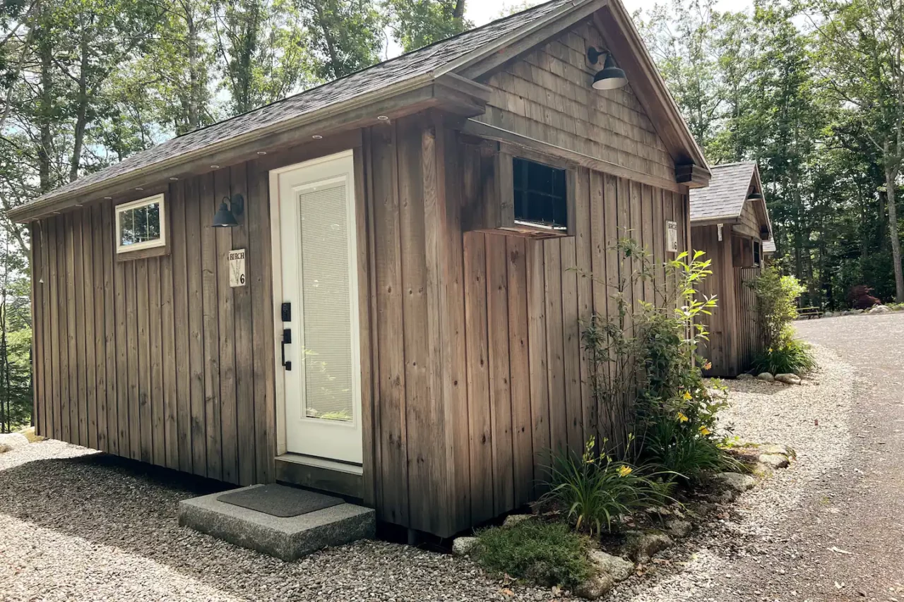 https://steamboatwharfcabins.com/wp-content/uploads/2023/03/3-1-1280x853.webp