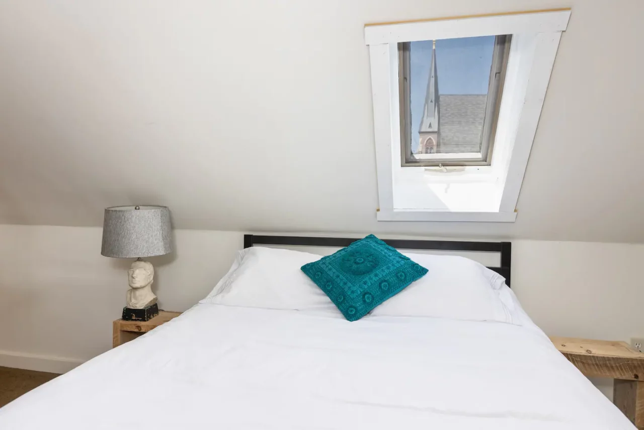 https://steamboatwharfcabins.com/wp-content/uploads/2023/03/33-1280x854.webp