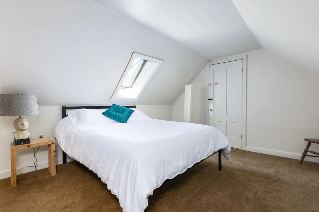 https://steamboatwharfcabins.com/wp-content/uploads/2023/03/35-1280x853.webp