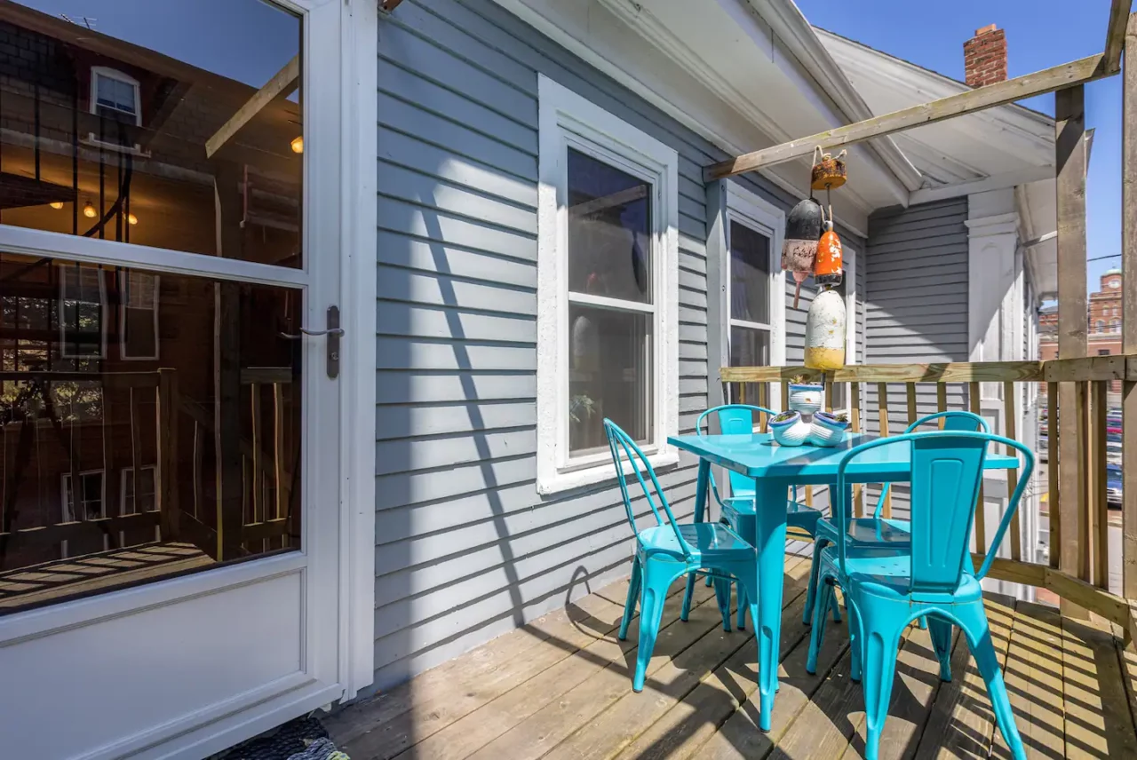 https://steamboatwharfcabins.com/wp-content/uploads/2023/03/39-1280x856.webp