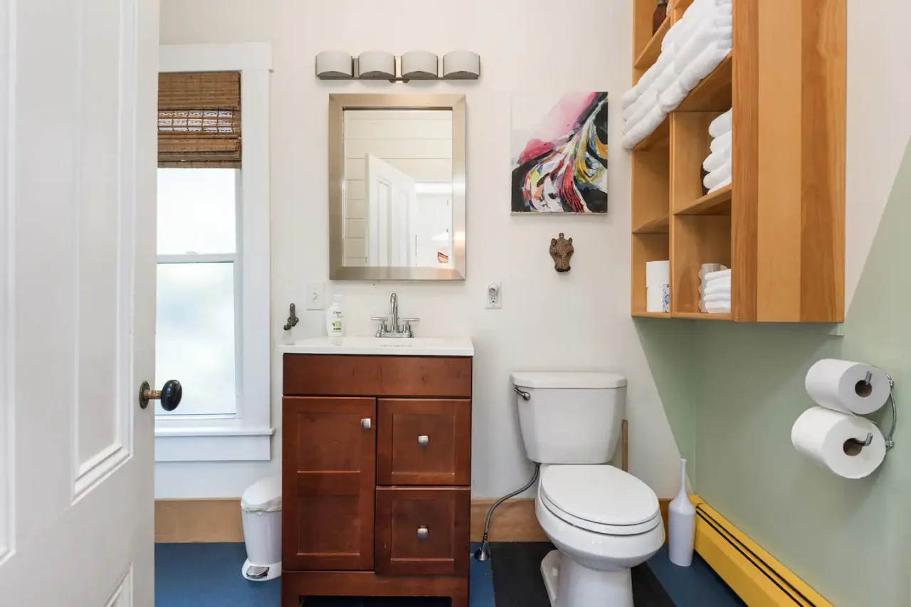 https://steamboatwharfcabins.com/wp-content/uploads/2023/03/6-1-1280x853.webp