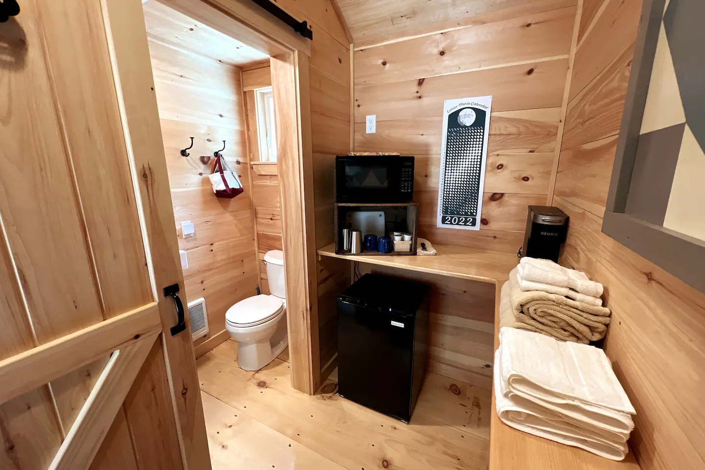 https://steamboatwharfcabins.com/wp-content/uploads/2023/03/7.webp
