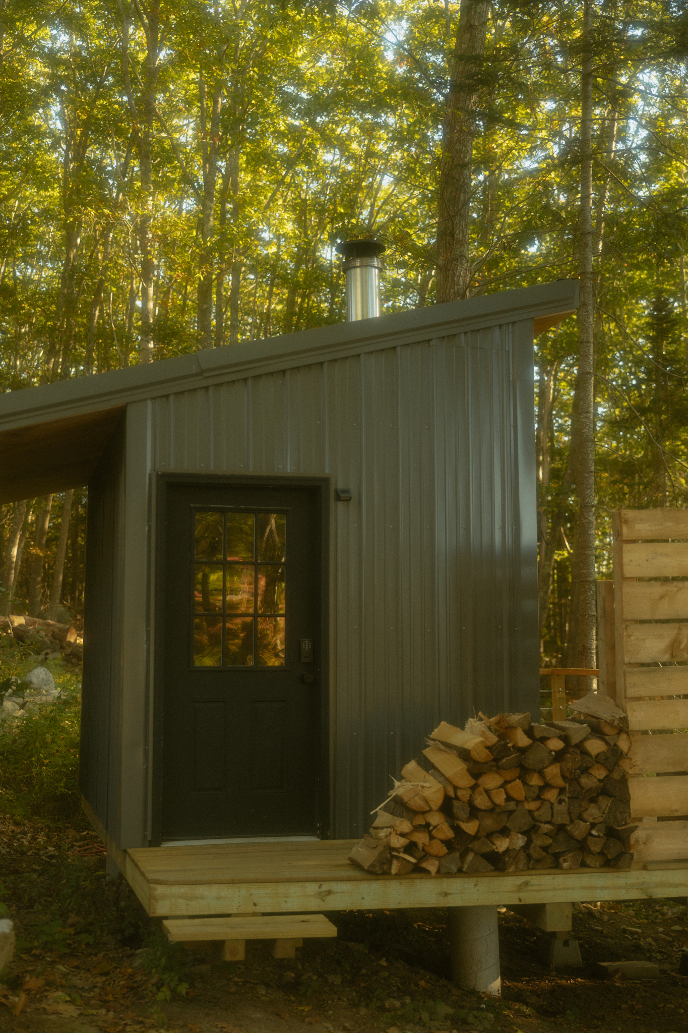 Steamboat-Wharf-Cabins-71